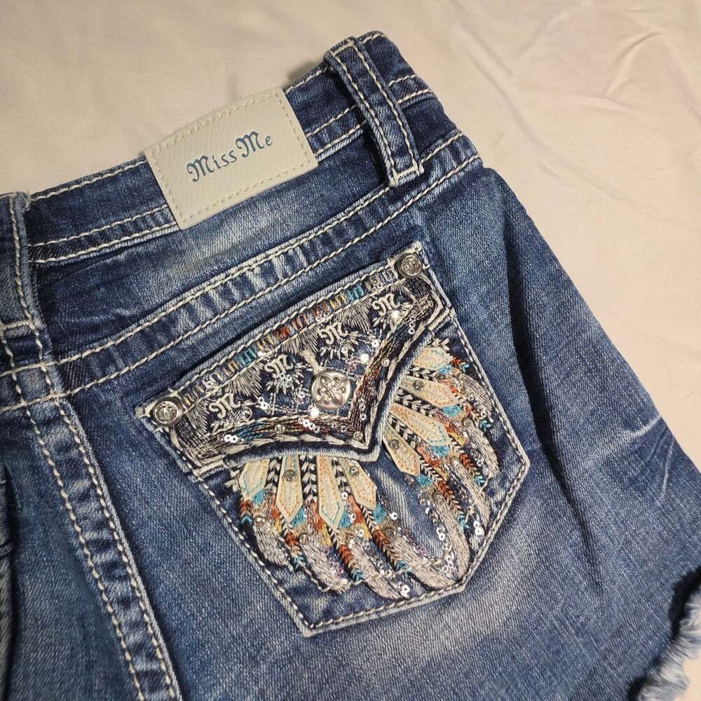 Miss Me Embroidered Denim Shorts Size 27